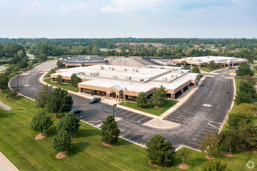 More Photos Of 999 Republic Dr, Allen Park Light Manufacturing For Sale