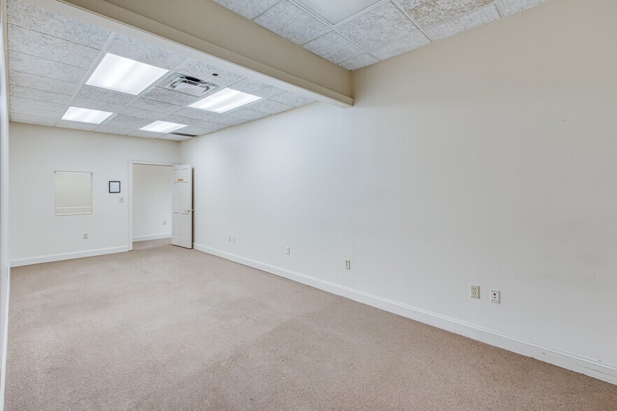 More Photos Of 3030 McEver Rd, Gainesville Medical For Sale