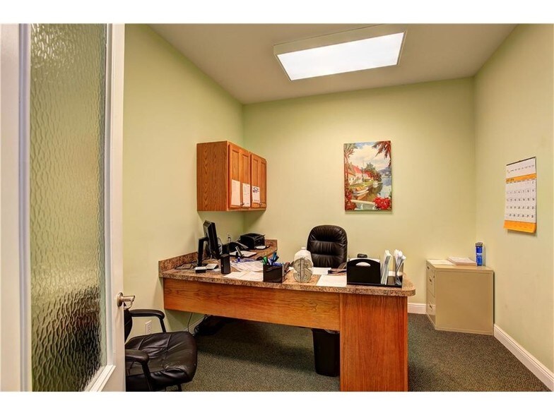 More Photos Of 181 Sebastian Blvd, Sebastian Light Manufacturing For Sale