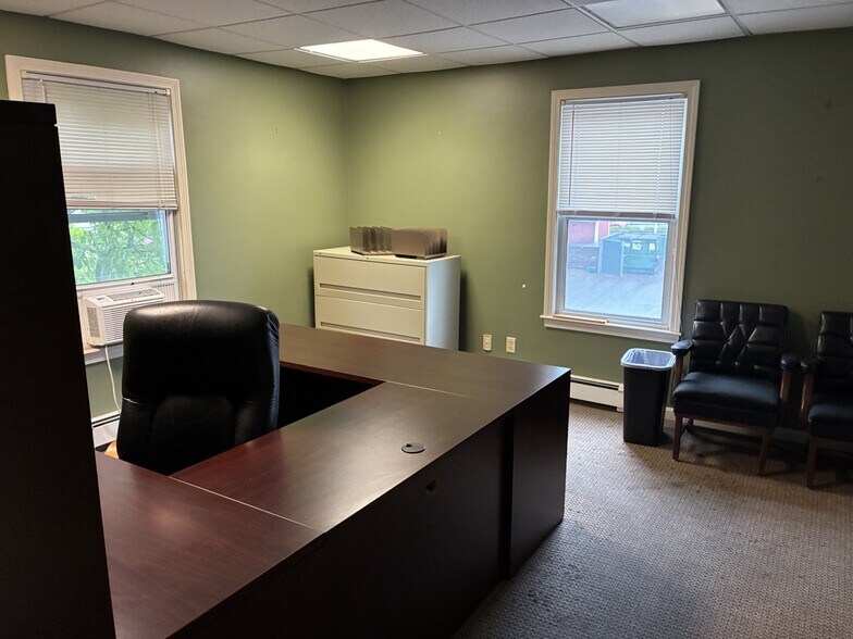 More Photos Of 4 Lancaster Ter, Worcester Office For Sale