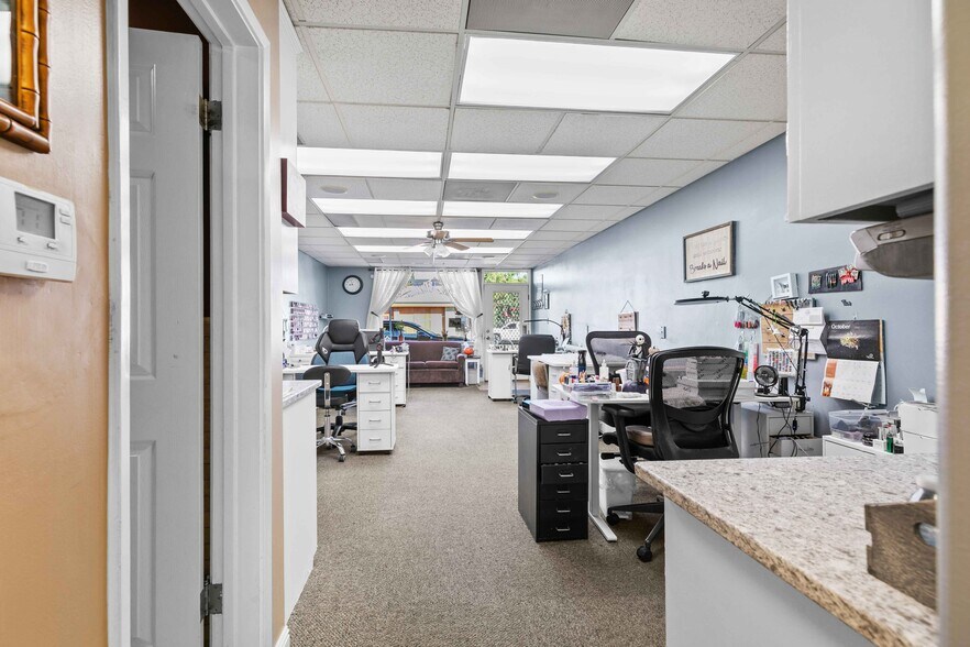 More Photos Of 2114 W Magnolia Blvd, Burbank Storefront For Sale