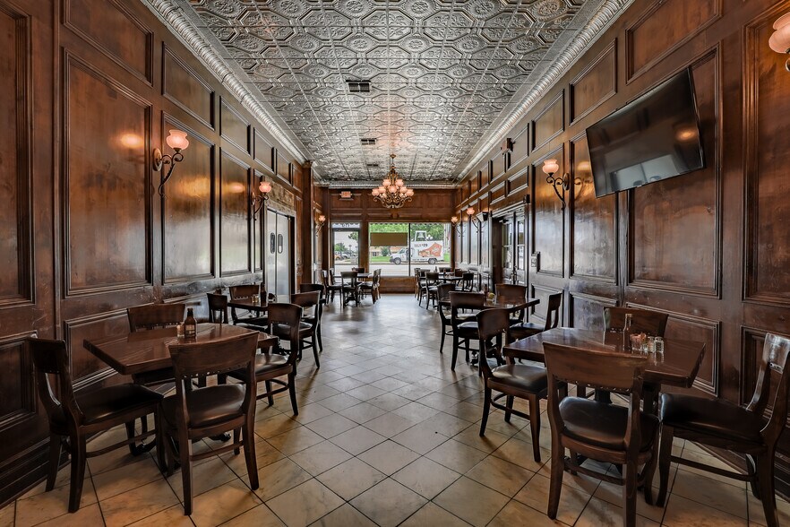 More Photos Of 119 N Main St, Jacksboro Hospitality For Sale