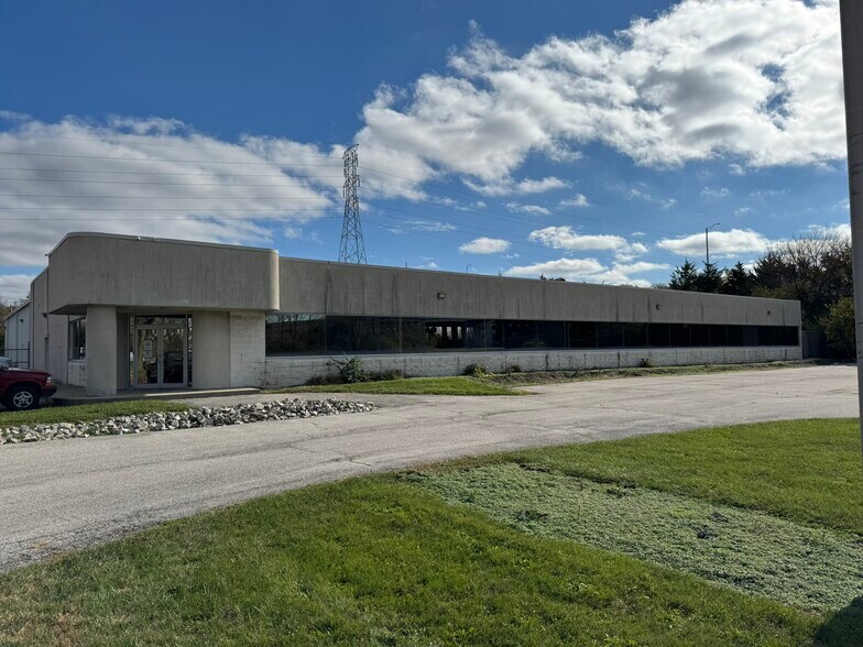 More Photos Of 3821 Industrial Blvd, Indianapolis Light Distribution For Sale