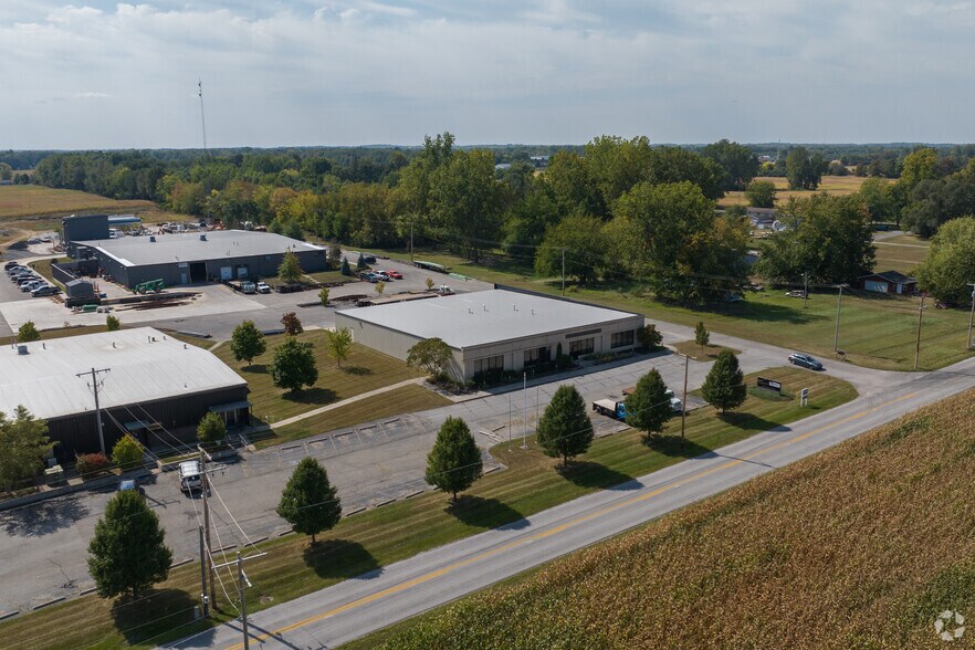 More Photos Of 8645 E Backwater Rd, North Webster Showroom For Sale