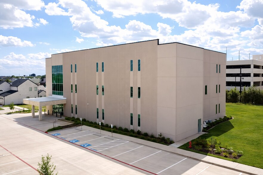 More Photos Of 130 Bella Katy Dr, Katy Medical For Lease
