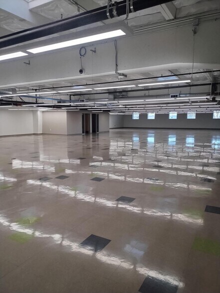 More Photos Of 2031 Optisolar Ln, Mcclellan Warehouse For Lease