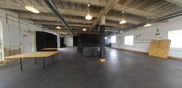 More Photos Of 2335 S Hanley Rd, Brentwood Freestanding For Lease