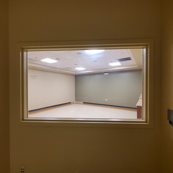 More Photos Of 1710-1784 W Golf Rd, Mount Prospect Restaurant For Lease