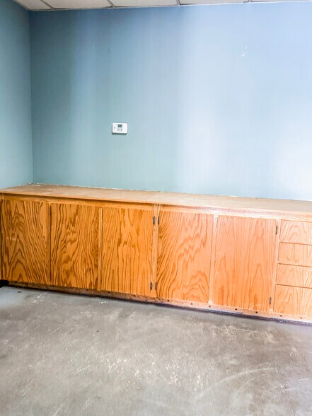More Photos Of 1615 W Texas St, Fairfield Office Residential For Lease