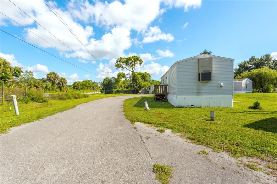 More Photos Of 7760 Bogart Dr, Fort Myers Trailer Camper Park For Sale