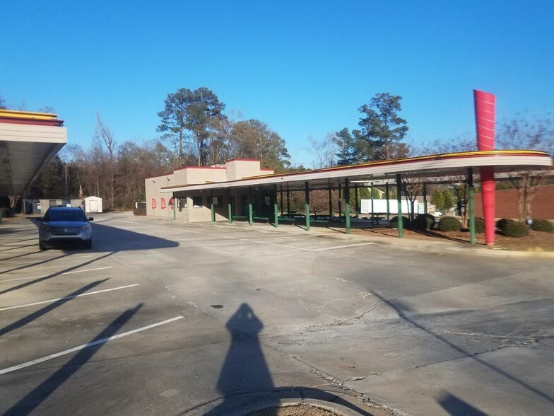 Primary Photo Of 3837 Mercer University Dr, Macon Fast Food For Sale