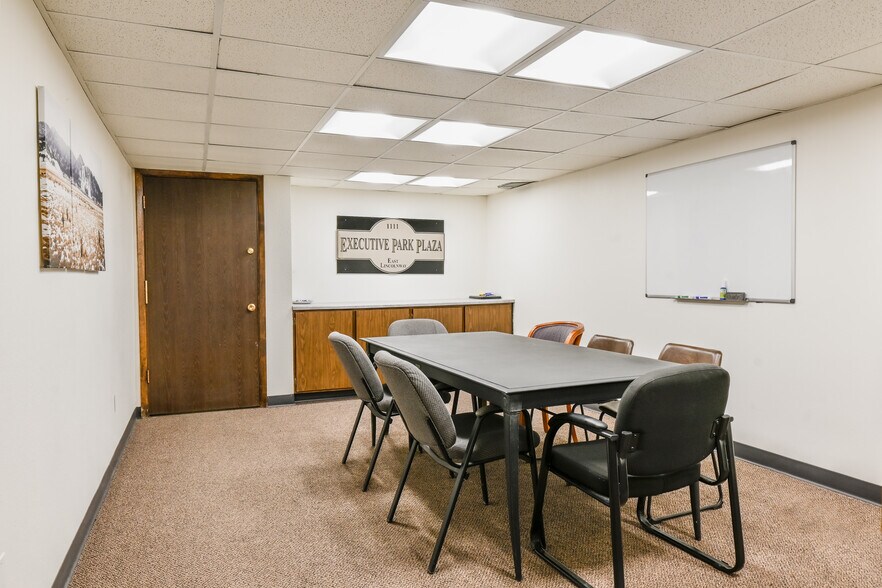 More Photos Of 1111 E Lincolnway, Cheyenne Loft Creative Space For Lease