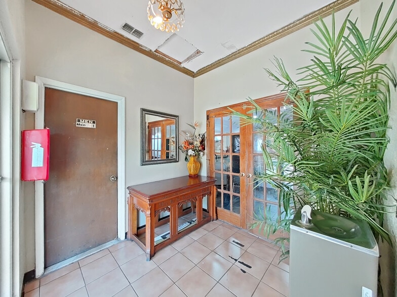 More Photos Of 3201 E Genessee St, Tampa Religious Facility For Sale