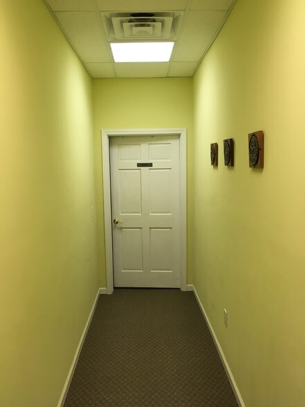 More Photos Of 966 State St, New Haven Storefront Retail Residential For Lease