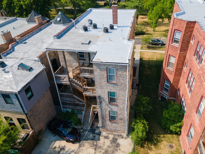 More Photos Of 619 E Groveland Park, Chicago Apartments For Sale