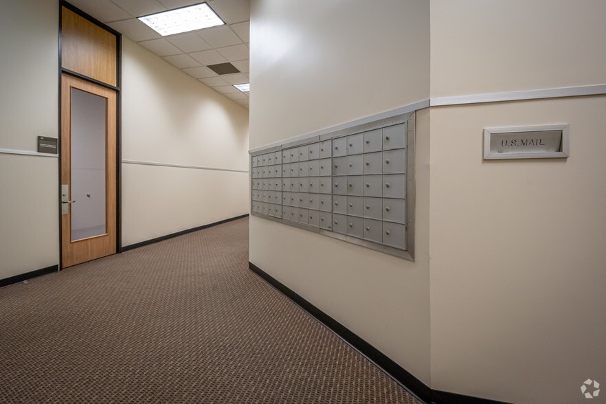 More Photos Of 12603 Southwest Fwy, Stafford Office For Lease