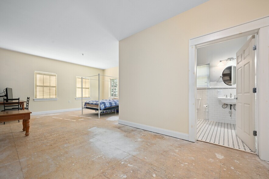 More Photos Of 56 Main St, Stamford Hotel For Sale