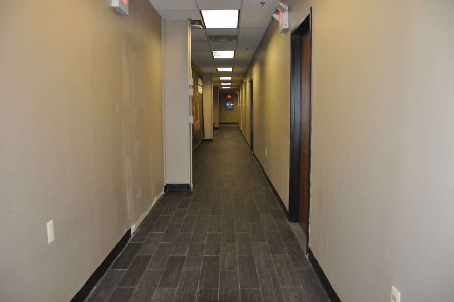 More Photos Of 575-585 Prospect St, Lakewood Warehouse For Lease