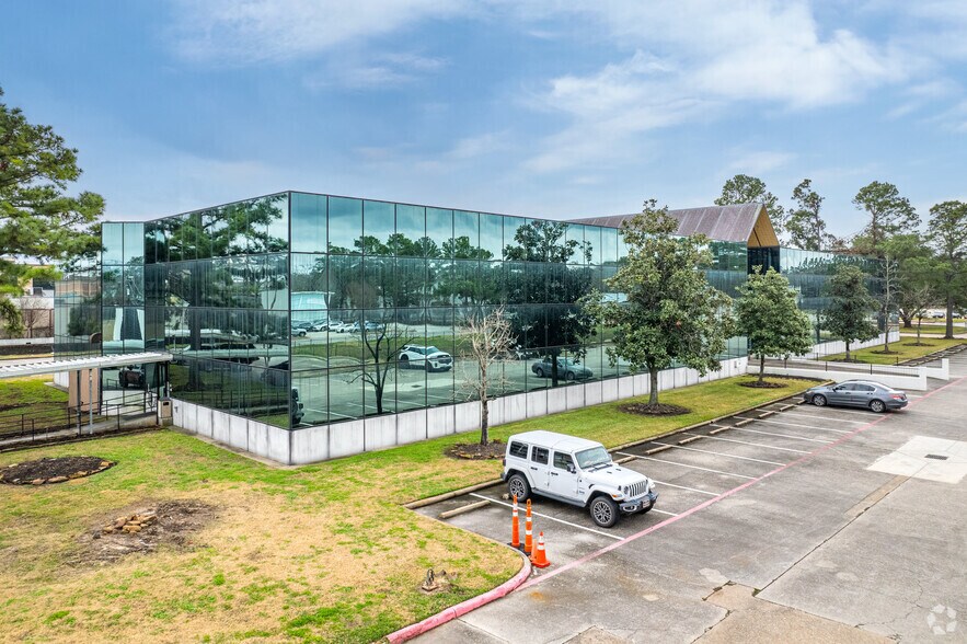 More Photos Of 17270 Red Oak Dr, Houston Medical For Sale