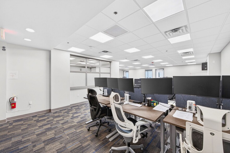 More Photos Of 930 S Harbor City Blvd SW, Melbourne Office For Sale