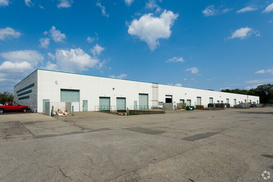 More Photos Of 9685 Harrison Rd, Romulus Warehouse For Lease