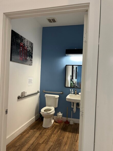 More Photos Of 6327 S Orange Ave, Orlando Storefront Retail Office For Lease