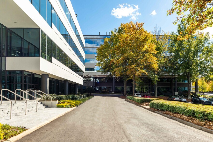 More Photos Of 375 Northridge Rd, Atlanta Unknown For Lease