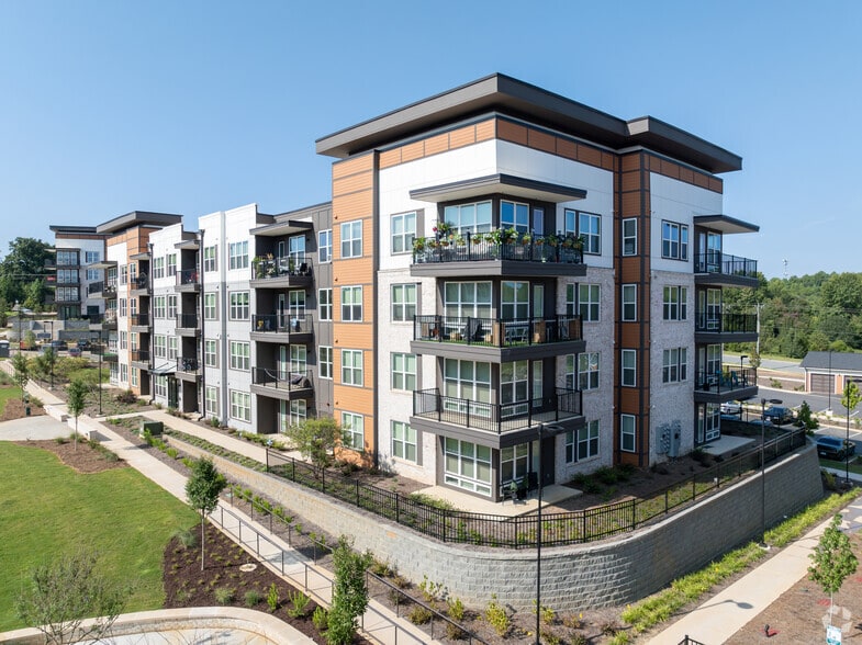 More Photos Of 930 W Mallard Creek Church Rd, Charlotte Apartments For Lease