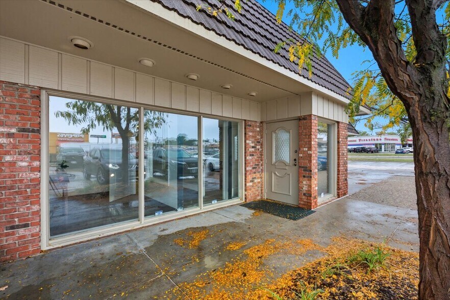 More Photos Of 3015 N 90th St, Omaha Office For Lease