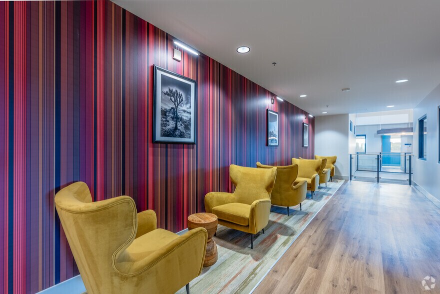 More Photos Of 8376 Davis Blvd, North Richland Hills Office For Lease