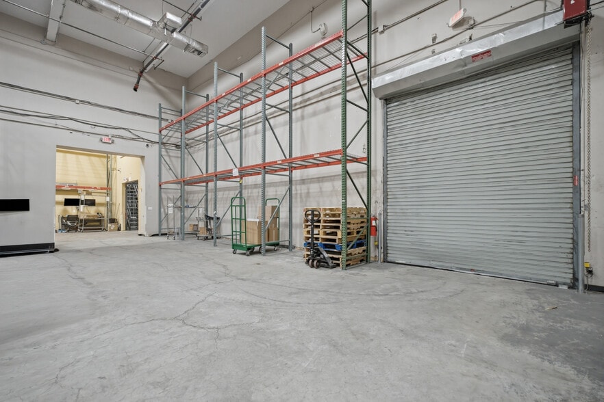 More Photos Of 2115 Jericho Tpke, New Hyde Park Manufacturing For Lease