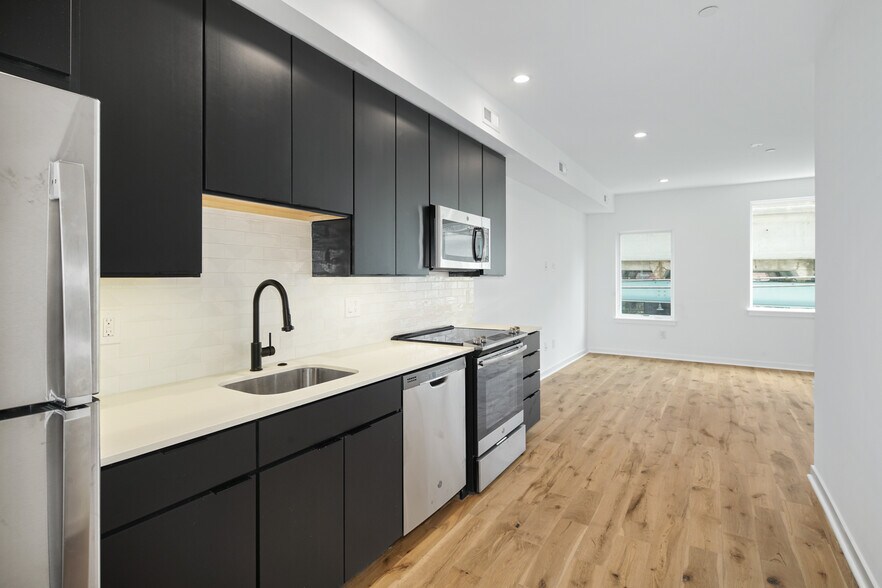 More Photos Of 1246 N Front St, Philadelphia Office For Sale