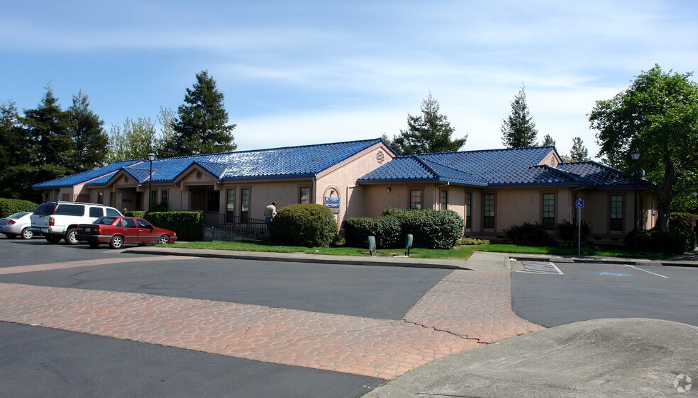 More Photos Of 1496 Professional Dr, Petaluma Medical For Lease