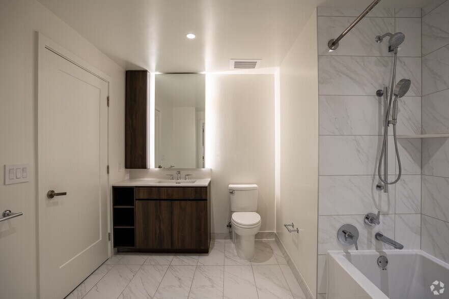 More Photos Of 1000 S Capitol St SE, Washington Apartments For Lease