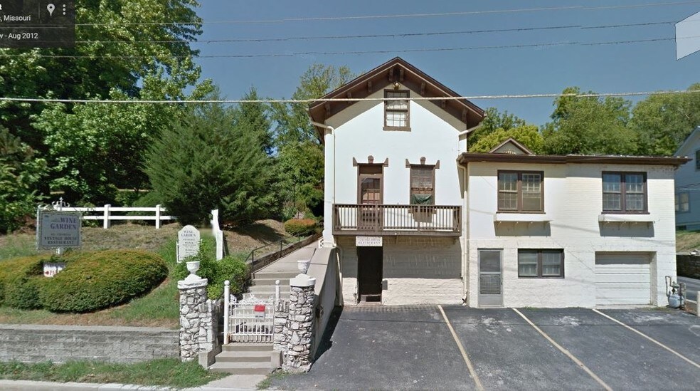 More Photos Of 1219 S Main St, Saint Charles Restaurant For Sale