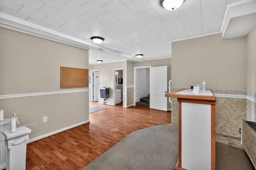 More Photos Of 205 Otter St, Danville Specialty For Sale