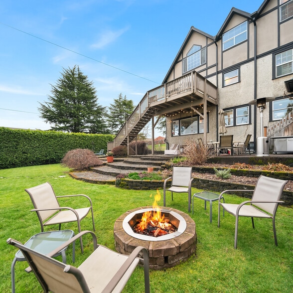 More Photos Of 131 E 12th St, Port Angeles Hotel For Sale