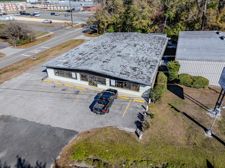 Primary Photo Of 701 S 5th St, Macclenny General Retail For Sale