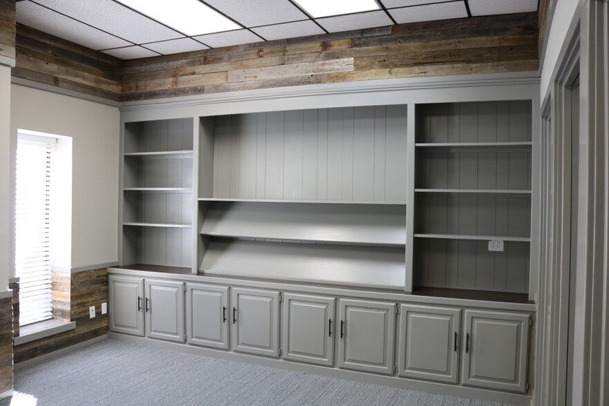 More Photos Of 2845 Broce Dr, Norman Office For Sale