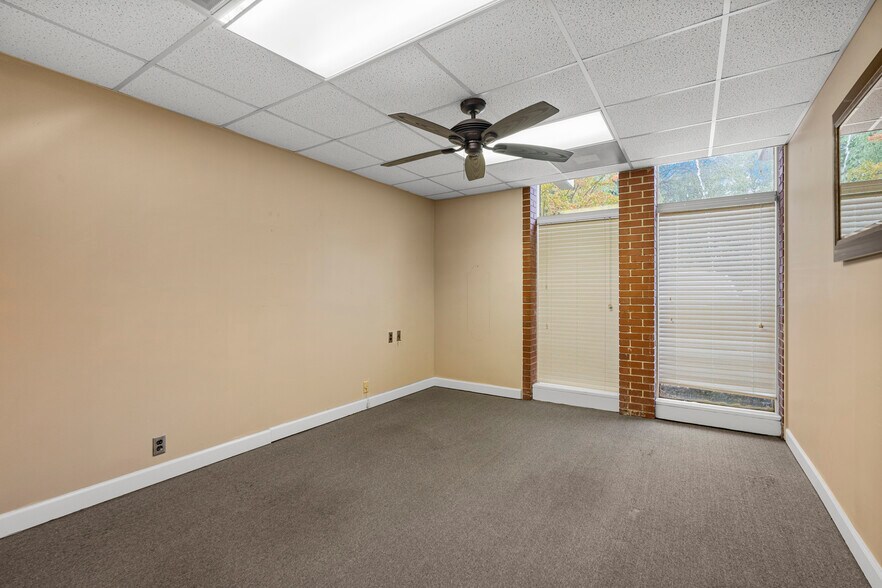 More Photos Of 1661 13th St, Columbus Office For Sale