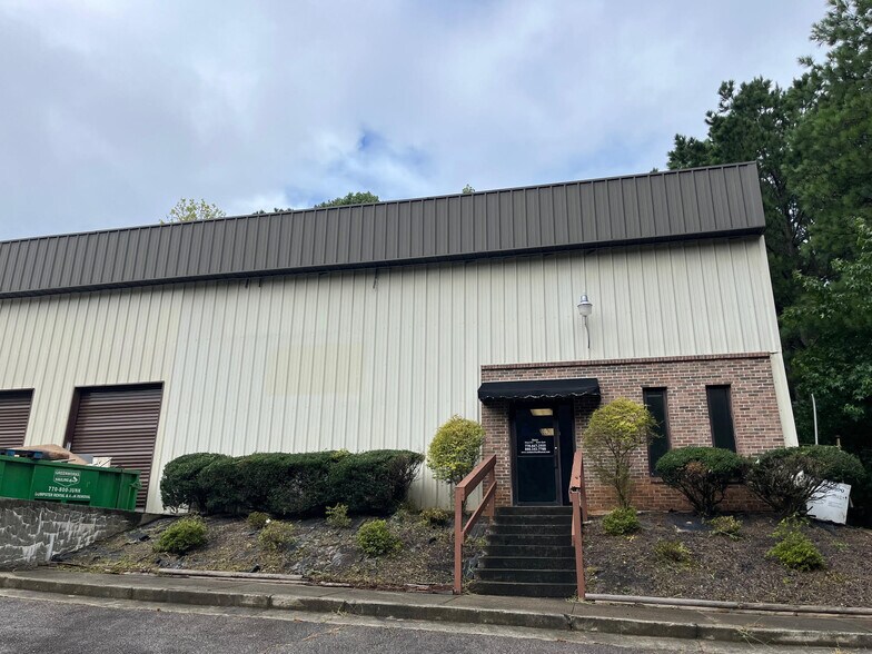 More Photos Of 3575 Trotter Dr, Alpharetta Warehouse For Lease
