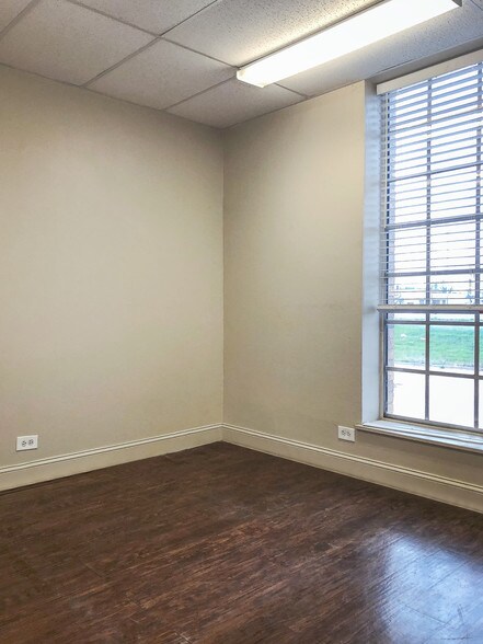 More Photos Of 1814 N Market St, Shreveport Manufacturing For Sale