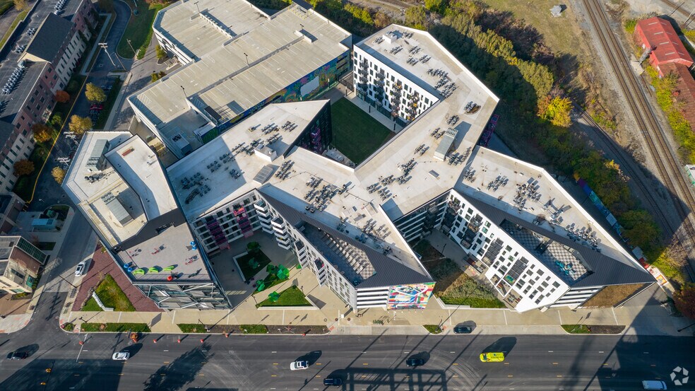 More Photos Of 500 W Broad St, Columbus Apartments For Lease