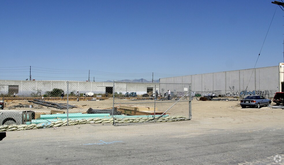 More Photos Of 2011-2025 E 27th St, Vernon Manufacturing For Lease