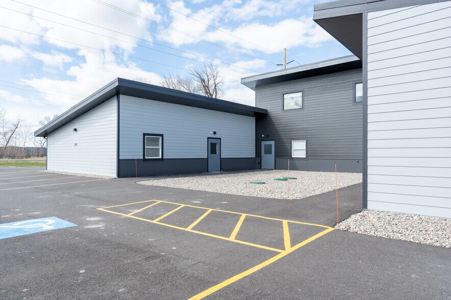 More Photos Of 255 Garden Dr, Bozeman Flex For Lease