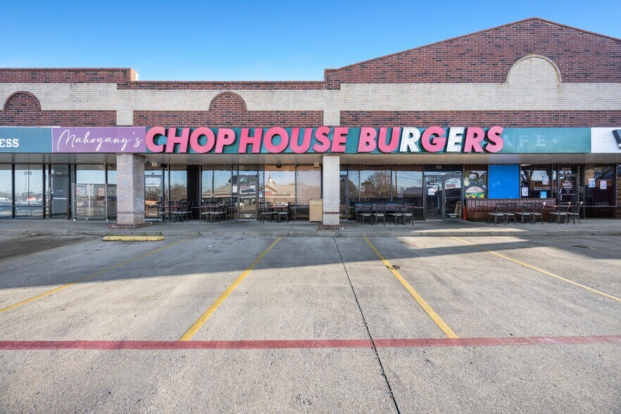 More Photos Of 1700 W Park Row Dr, Arlington Unknown For Lease