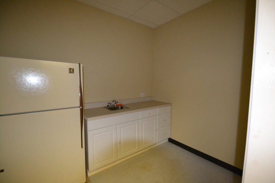 More Photos Of 3604 Macon Rd, Columbus Unknown For Lease