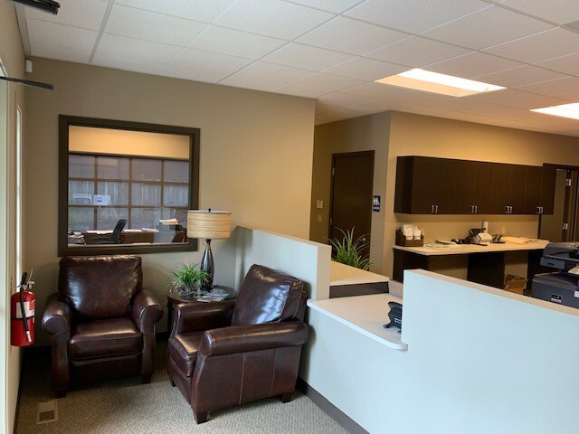 More Photos Of 3710 Grandview St, Gig Harbor Office For Sale