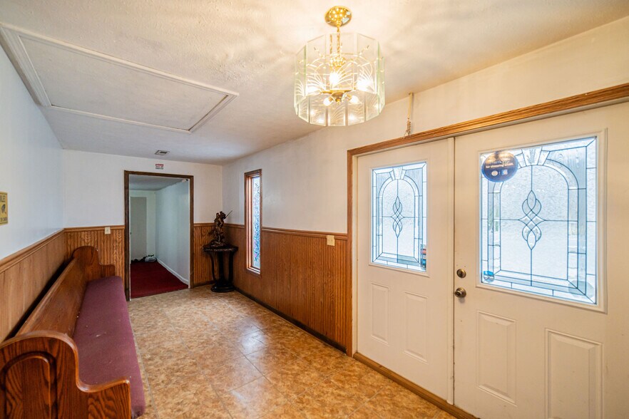 More Photos Of 6641 US Highway 62 W, Kuttawa Flex For Sale