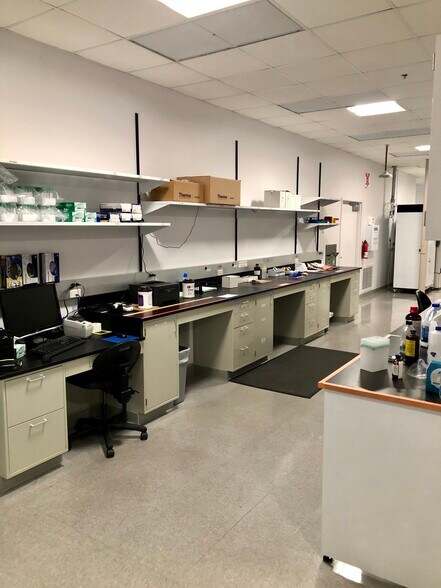 More Photos Of 10220 S 51st St, Phoenix Research And Development For Lease